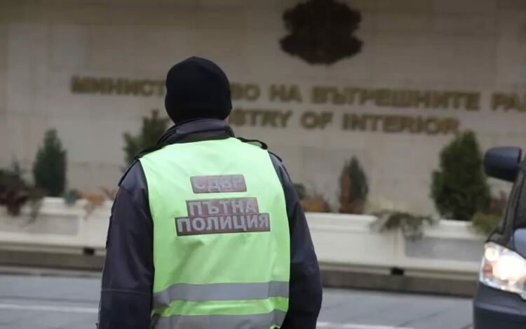 МВР си разрешава със закон да дебне с цивилни коли на пътя