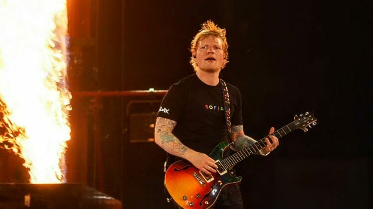 Ed Sheeran с ново трогателно коледно предложение - „Under the Tree“