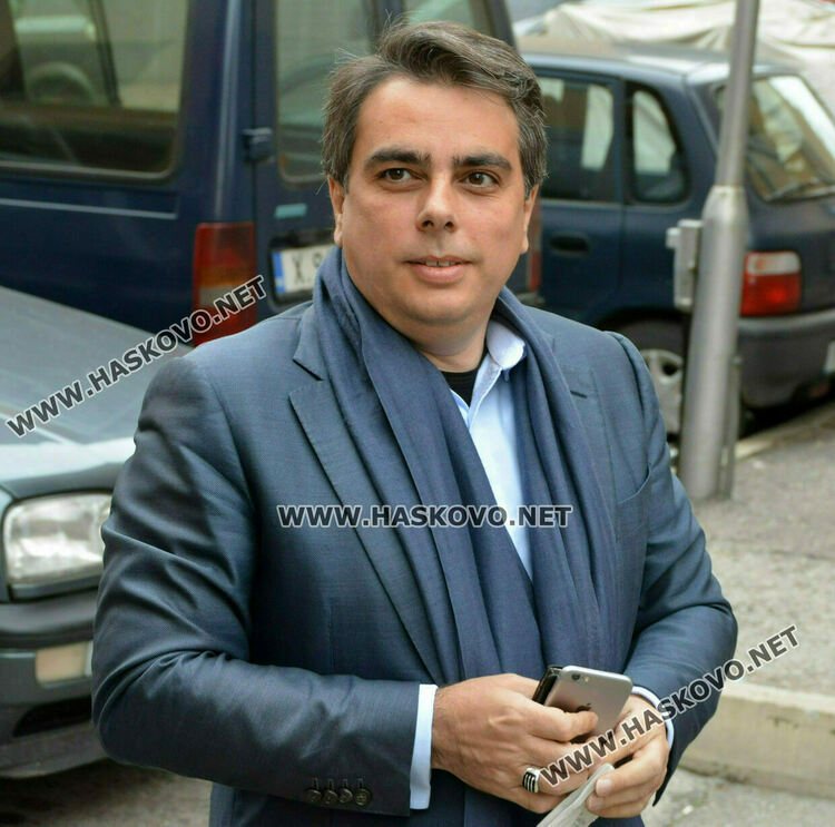 Асен Василев: Преговори с ГЕРБ само след подпис за санитарен кордон