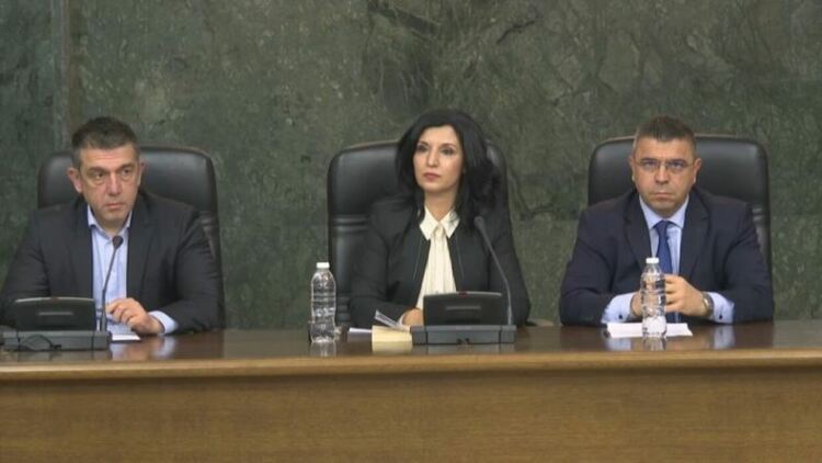 Далавера за милиони: Вместо в базата на НАТО в Ново село безакцизно гориво е отивало по бензиностанциите