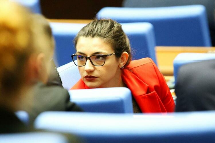 СРП е предложила на главния прокурор да поиска имунитета на Лена Бориславова