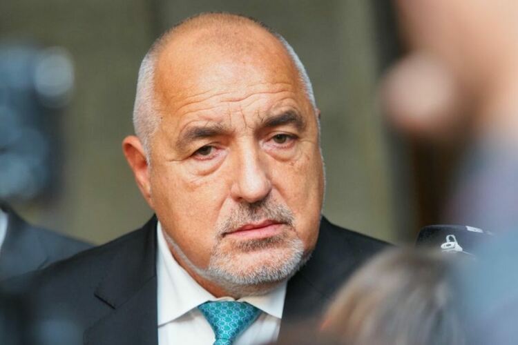 Борисов изненадващо обяви, че ще има правителство с ДБ, БСП и ИТН. Обиден е на ПП