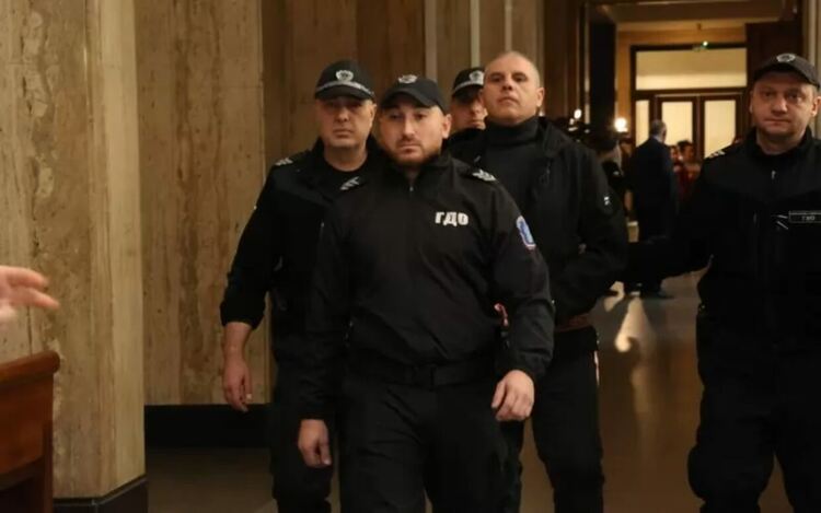 Прокуратурата извади таен свидетел срещу сътрудника на Асен Василев
