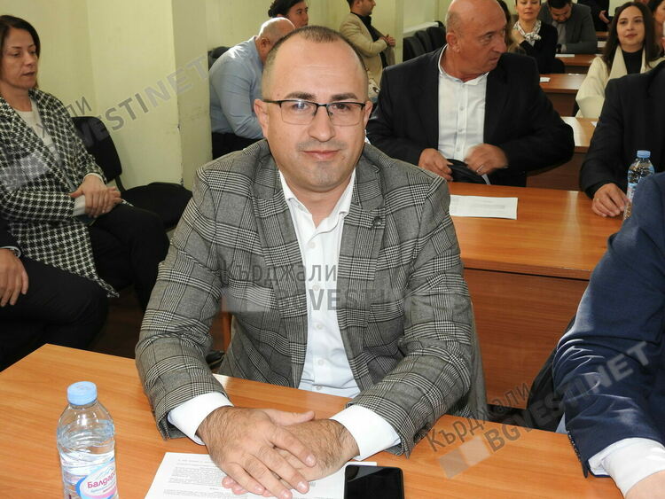 Гурбетчиите напълниха ресторантите в Кърджали, нашенци се веселят като за последно