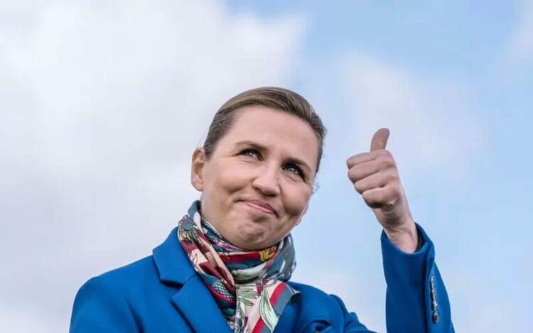 Датската министър-председателка съветва хората да се запасят с храна