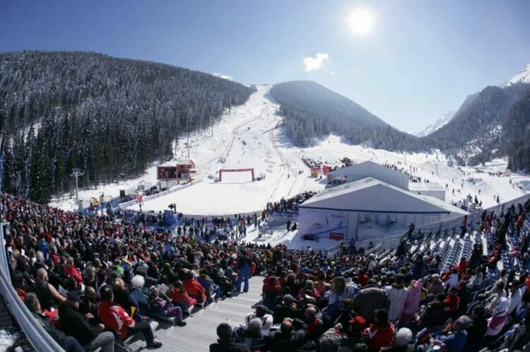 Заведения в зимните курорти не издавали касови бележки, а ''служебен бон''