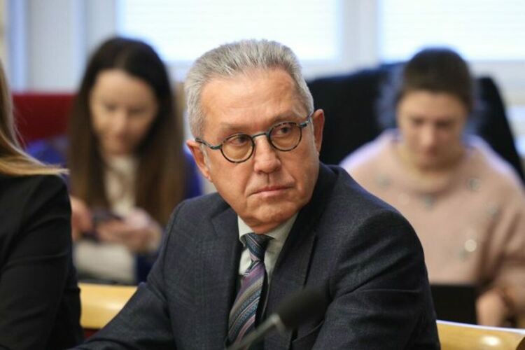 НС за втори път спря Пеевски и Алибегов за 9% ДДС за ресторантите, Йордан Цонев не се отказва