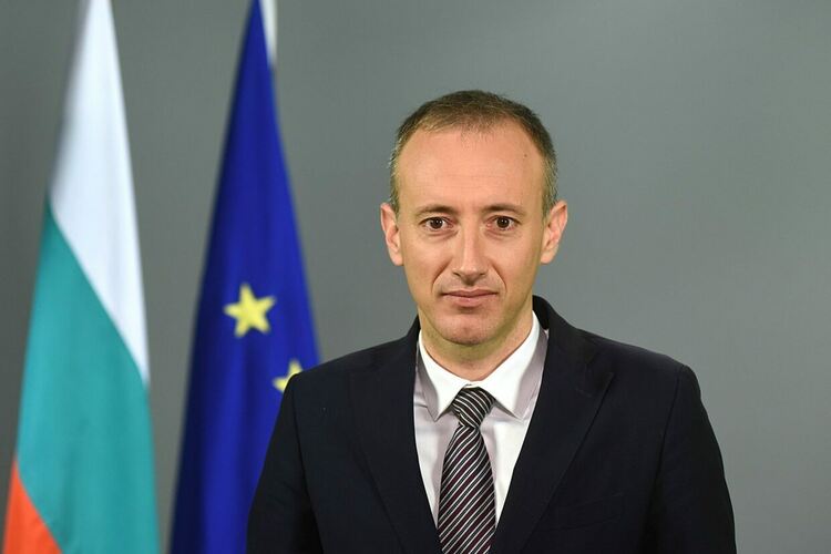 Министър Красимир Вълчев идва в Кърджали за среща с педагозите, започва обиколка в страната от нашия град