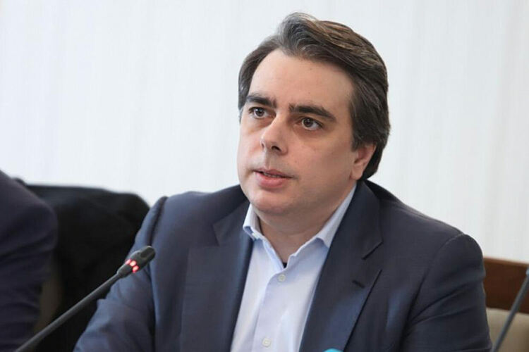 Асен Василев: Няма заложени бомби в бюджета, дефицит от 18 млрд. лв. е развинтена фантазия