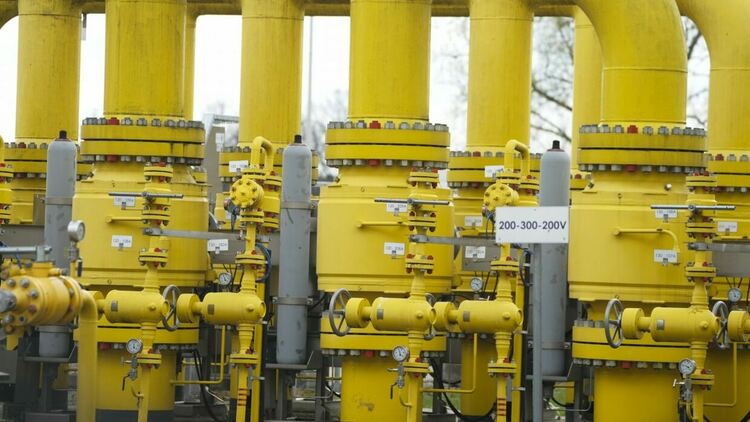 „Файненшъл Таймс“: В ЕС обсъждат връщане към руския газ като част от сделката за Украйна