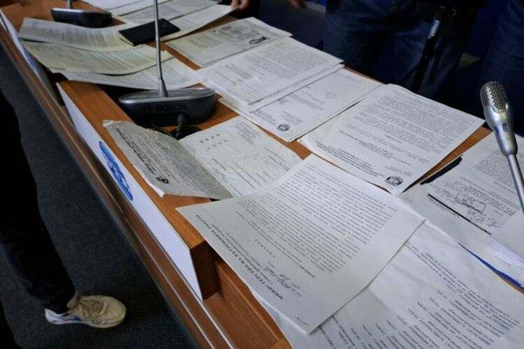 Архивът на Пепи Еврото: Хроника на паралелната власт