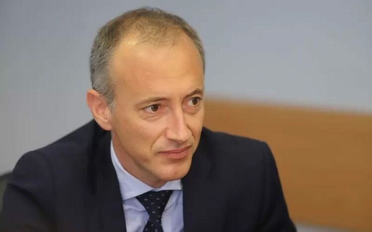 Просветният министър няма да увеличава междусрочната ваканция