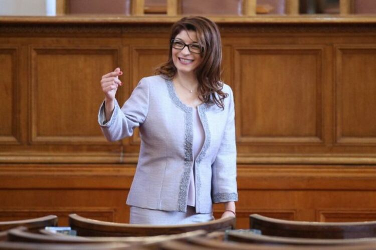 „Има опит“. Премиерът защити Десислава Атанасова за Венецианската комисия