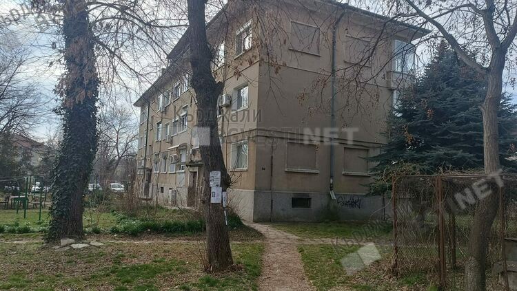 Право на отговор: Съседи на Георги Барутчиев с позиция за инвалидната рампа