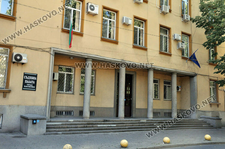 По една година условно получиха двама трафиканти на злато 