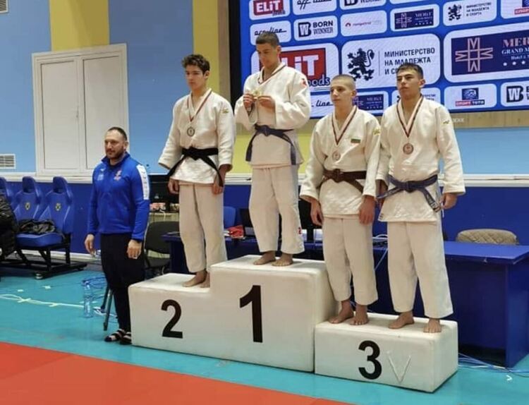 Владимир Тодоров с бронзов медал на шампионата за юноши 