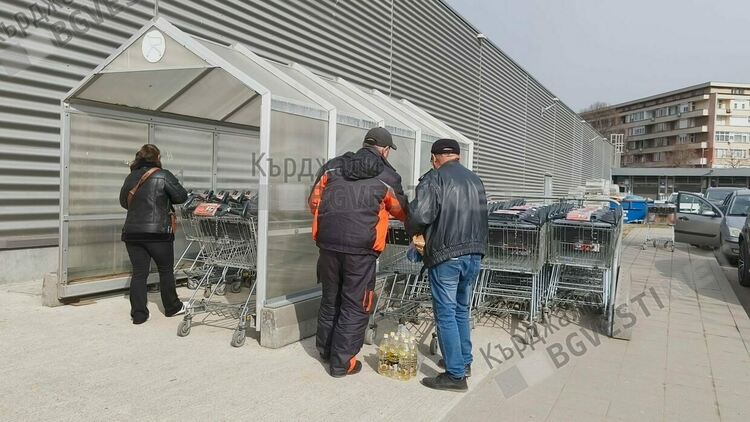 Хипермаркетите озаптяват кърджалийци с промоции,очакват днешния бойкот с ниски цени на храни