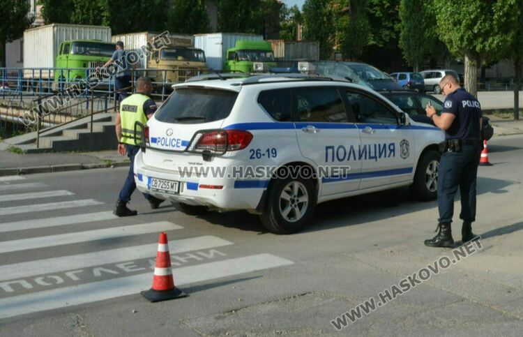 Водачка блъсна 12-годишна пешеходка в Хасково