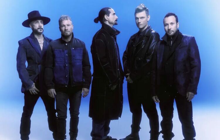 Backstreet Boys казват „Hey“, за да отпразнуват четвърт век „Millennium“