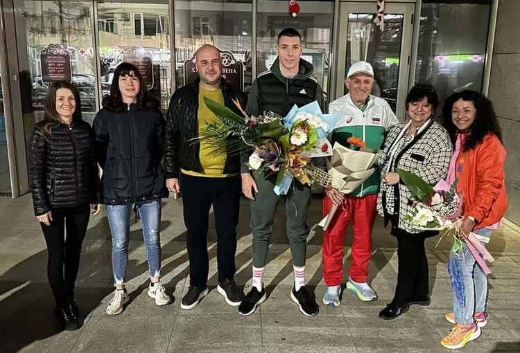 Посрещнаха европейския шампион Божидар Саръбоюков в Харманли
