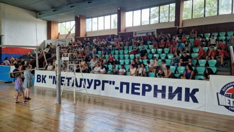 Община Перник ще кандидатства с проект пред Министерството на младежта и спорта за обновяване на спортна зала „Металург“
