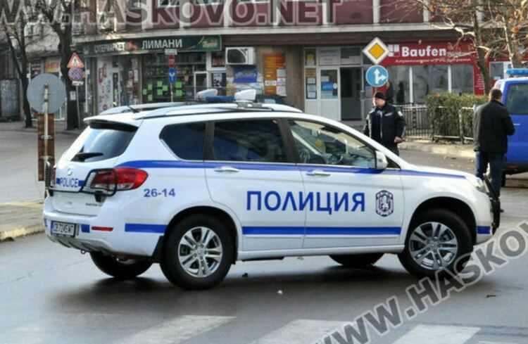 Четирима се биха на бензиностанция в Хасково, единият е с порезна рана