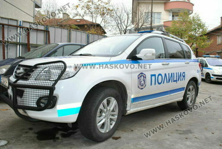 Откриха 50 грама марихуана и безакцизни цигари при проверки в Хасково