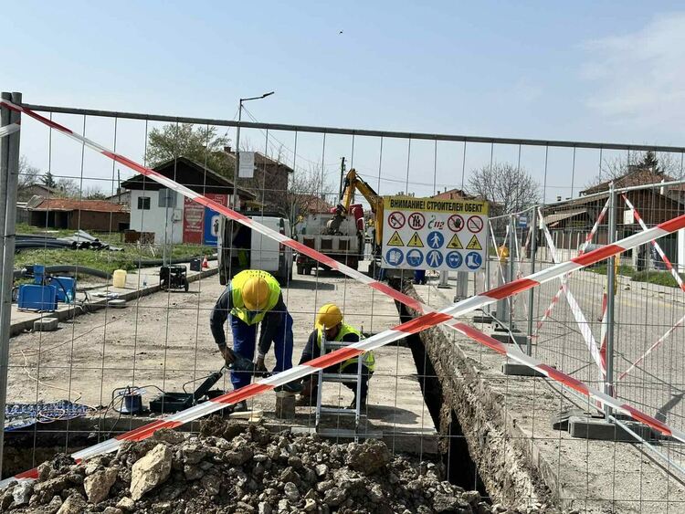 От „Болярово“ и „Червена стена“ започна смяната на общо 15 км водопроводи в Хасково