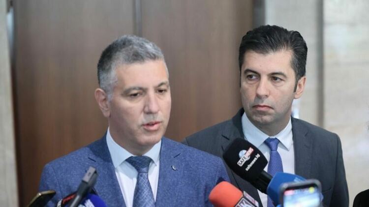 Кирил Петков: Вчера заплашиха Цеков да не осветлява Иван Мирински - Петьо Еврото на строителния сектор