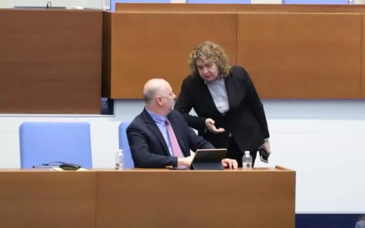 Парламентарният контрол се люшка между злоупотребата и безсилието