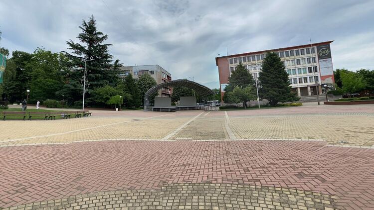 Местят Младежкия рок концерт на сцената на площад България