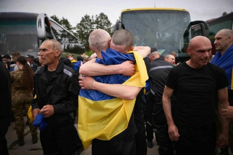1000 защитници на Украйна вече се прибраха от руски плен,  сред тях и трима българи