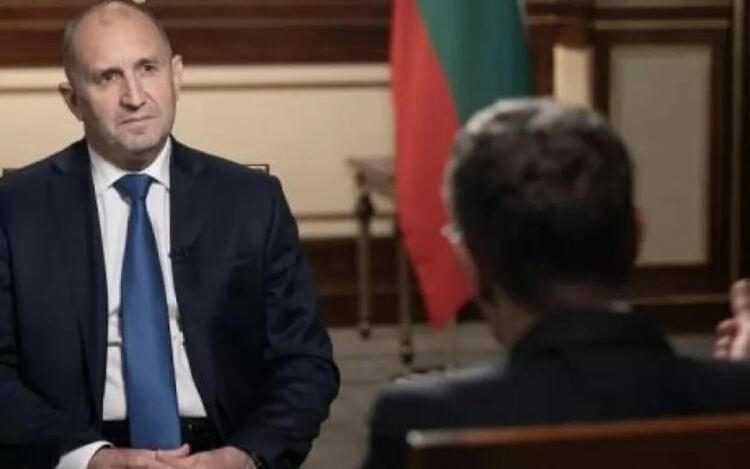 Радев: Мислите ли, че Русия ще отстъпи Крим и другите области?
