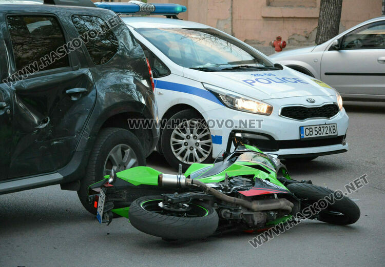 Двама мотористи пострадаха при катастрофи за ден в Хасково и Свиленград