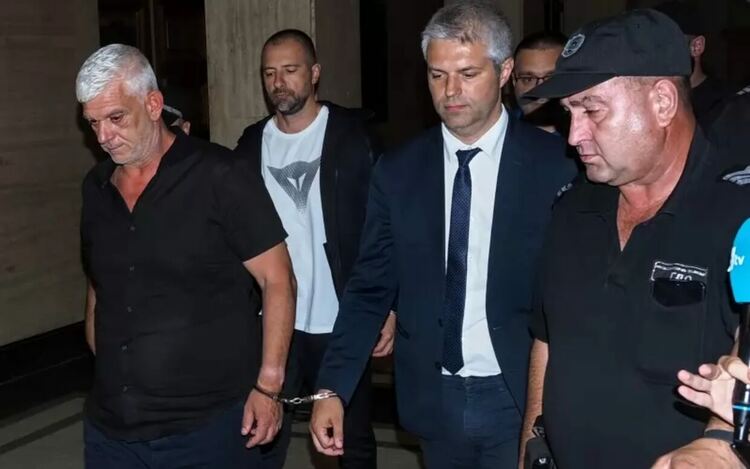 Казусът във Варна: дълбока държава и байраци