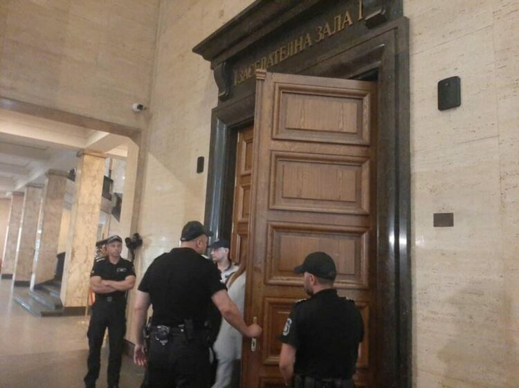 59 стр. нови доказателства се появиха, докато съдът гледа мярката срещу Коцев 