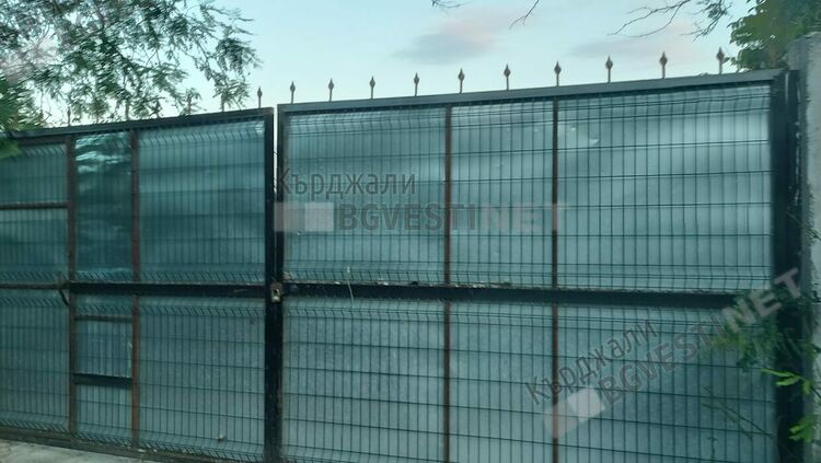 Сватби и кючеци вървят нон стоп в Махалата в Кърджали, Общината се старае да сложи ред