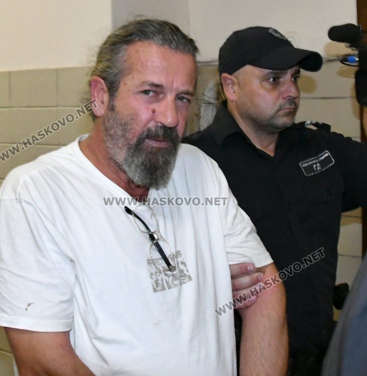 Задържаха мъж за 323 грама кокаин в склад с животински кожи