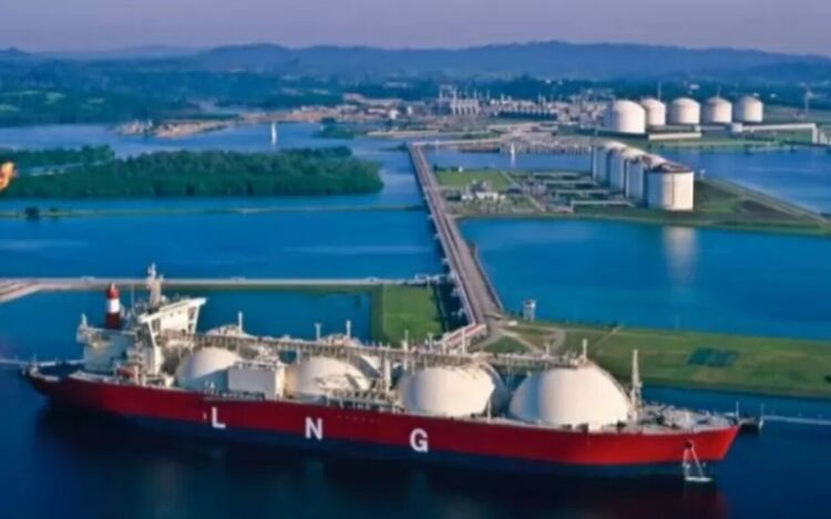 „Булгаргаз“ обяви търг за четири кораба с втечнен газ
