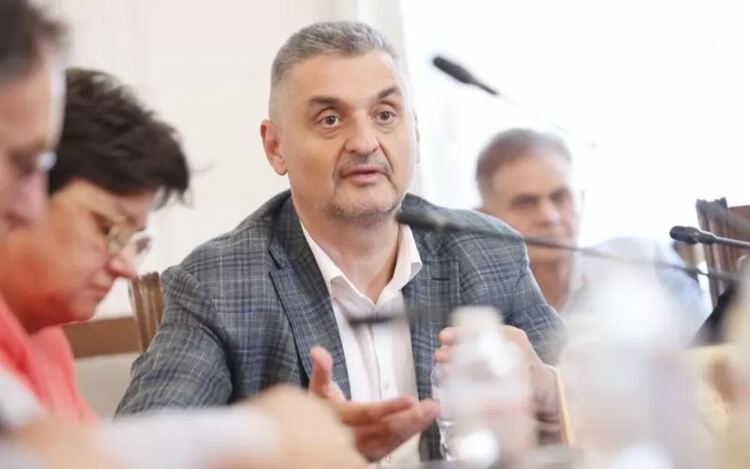 Депутати заподозряха разпродажба на БДЖ и пощите „на парче“
