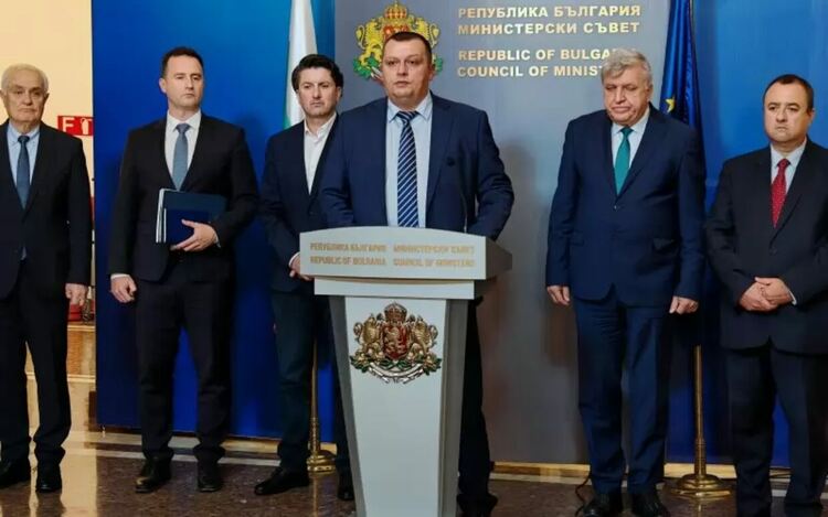 След дъжд качулка: Държавата се втурна да проверява наводнените места