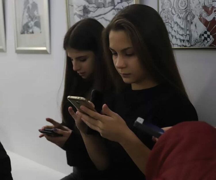 Тийнейджъри на дигитален детокс - отровата е в дозата