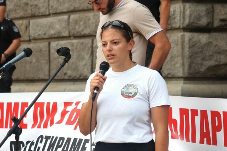 „Измамени, предадени излъгани“. Младите лекари ще възобновят протестите си