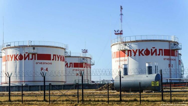 Сагата с „Лукойл“: ще стане ясно колко зависима е България