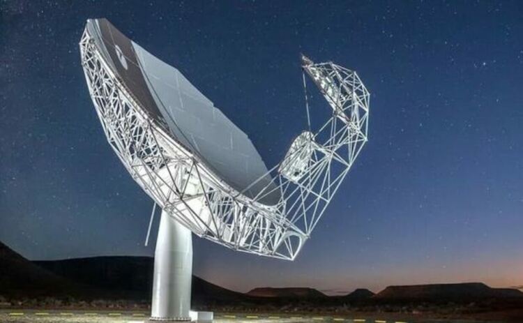 Засякоха първия радиосигнал от междузвездната комета 3I/ATLAS. Льоб отново каза:„извънземни!"