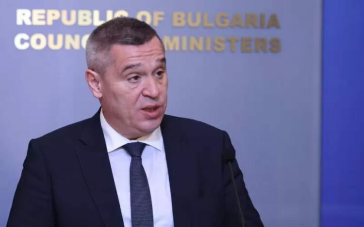 „Магазините за хората“ мутираха до щандове