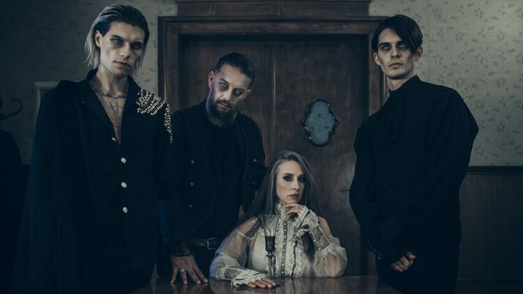 Гледайте новия видеоклип на SEVI „Vampire Love“