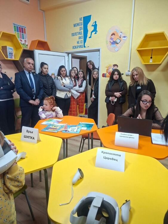 Откриха модерен STEM център в ОУ „Никола Вапцаров“ в село Црънча