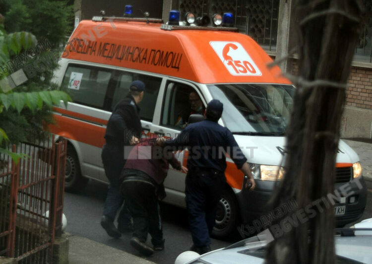 Девет препиха по Нова година в Кърджалийско,спешните медици реагираха на повече от 100 повиквания дневно