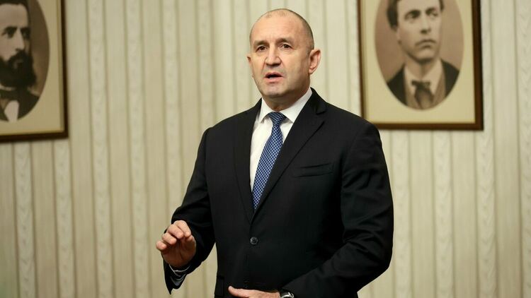 Радев дава третия мандат на „Алианс за права и свободи“ на Ахмед Доган